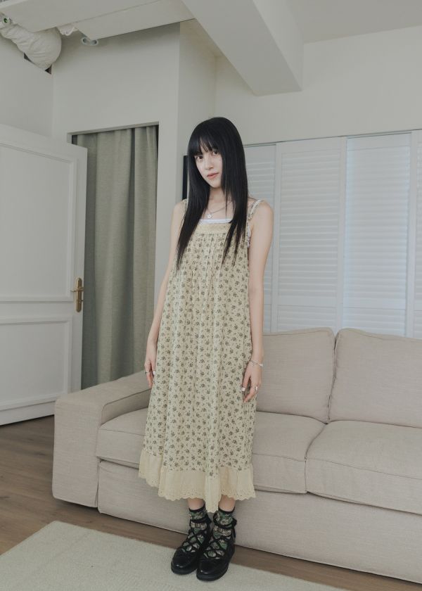 日系復古碎花吊帶長洋裝 