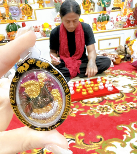 師父招牌守財雞掛飾 | 魯士那洛 