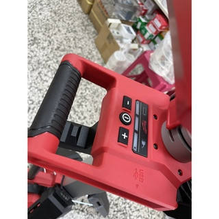 文菖五金 milwaukee 鋰電高輸出三腳工作燈 M18 HOSALC M18HOSALC 
