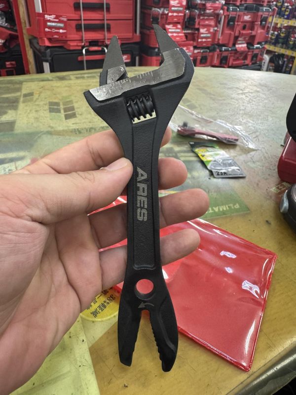 美國 ARES 79008 8吋 薄型頭部可調式鱷魚扳手 萬用 活動扳手 水管鉗 狹小空間適用 