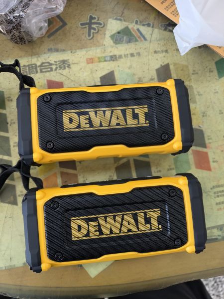 【文菖五金】DEWALT 得偉 ToughSound Pro 工地級藍牙喇叭 DXMAEF0084E IP67防塵防水 磁吸設計 藍芽音響 戶外喇叭 DEWALT,得偉,DXMAEF0084E,工地藍牙喇叭,藍芽音響,磁吸喇叭,IP67防水,戶外喇叭