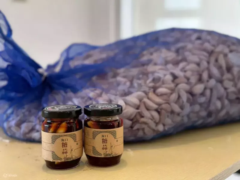 【台中旅展限定：買一送一】白色海灣｜海口糖蒜 DIY 體驗券：封存海洋鮮韻的永續手作（加贈海洋開瓶器） 彰化 DIY 推薦, 白色海灣, 海口糖蒜, 食農教育, 伸港蒜頭, 芳苑文蛤醬油, ESG 活動規劃, 彰化親子景點, 企業手作體驗, 地域商社, 女神嚴選