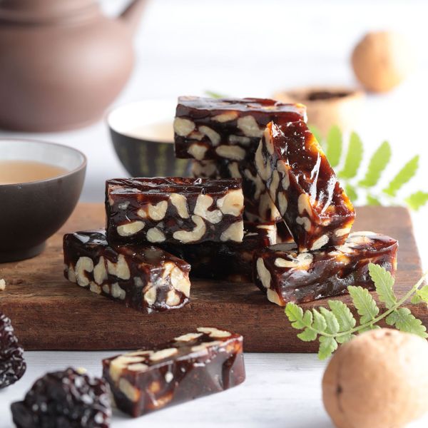 Walnut and Date Candy 南棗核桃糕