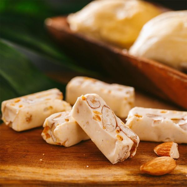 榴槤牛軋糖-100g 榴槤,伴手禮,海藻糖,金枕頭榴槤,櫻桃爺爺,牛軋糖,手工,伴手禮,春節送禮,年糖,加州杏仁,紐西蘭奶粉,紐西蘭,Halal清真認證,穆斯林甜點,杏仁,紐西蘭奶油