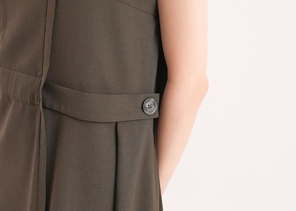 Reunion_重逢大口袋洋裝_橄欖綠 