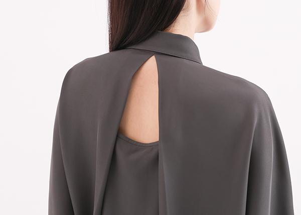 Trigonometric_三角函數小露背襯衫_灰藍 