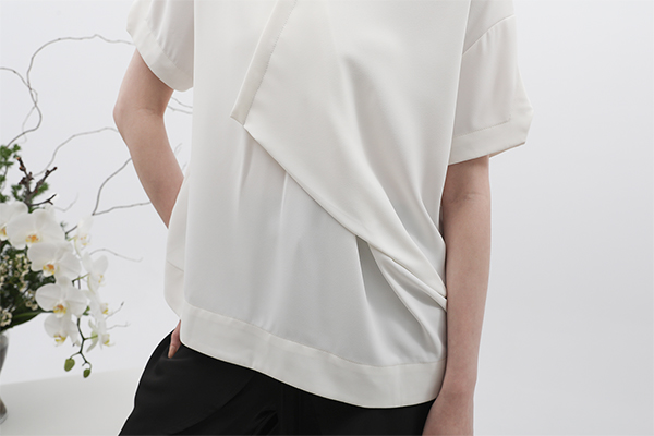 Qianyu_千羽造型褶片上衣_白 