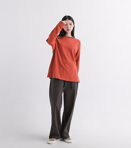 //SUMI x WEARMACAU//Qiyuan_起源素面上衣_磚紅 