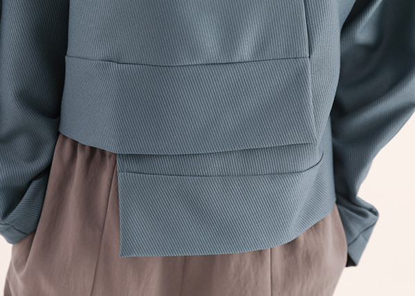 Jiaozhi_交織褶片上衣_天藍 