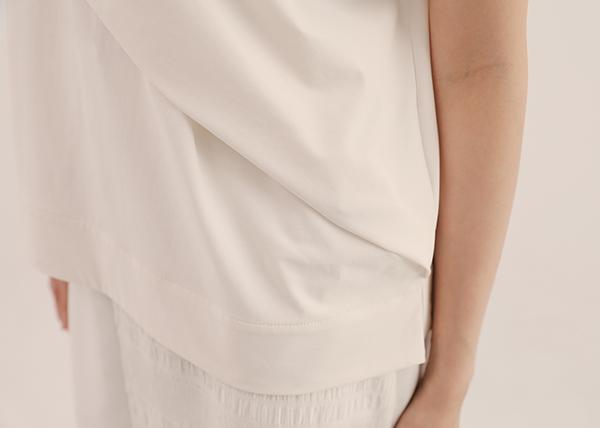 Qianyu_千羽造型褶片上衣_白 