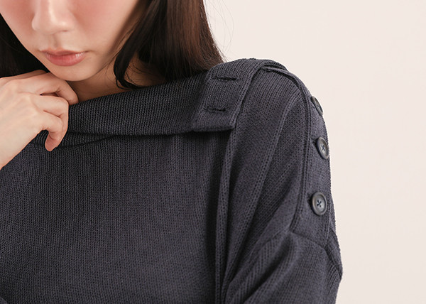 Density_密度前短後長寬袖上衣_深藍 