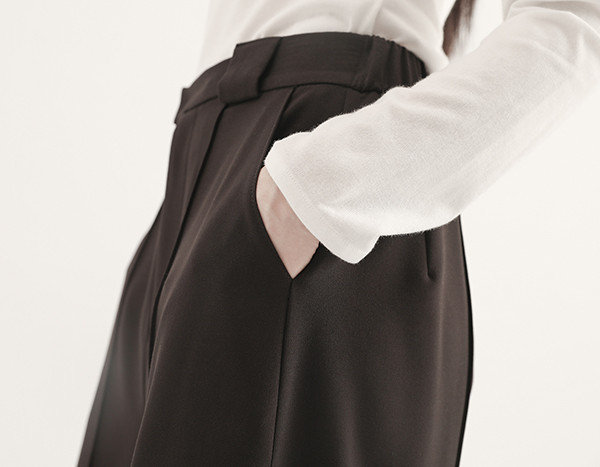 Meander_曲徑剪接長褲_黑 