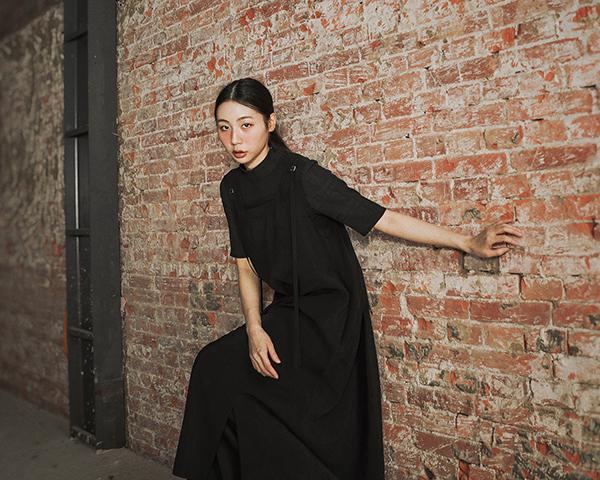 Xinyuan_心願剪裁細肩帶洋裝_黑 