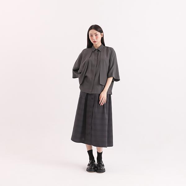 Trigonometric_三角函數小露背襯衫_灰藍 