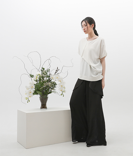 Qianyu_千羽造型褶片上衣_白 