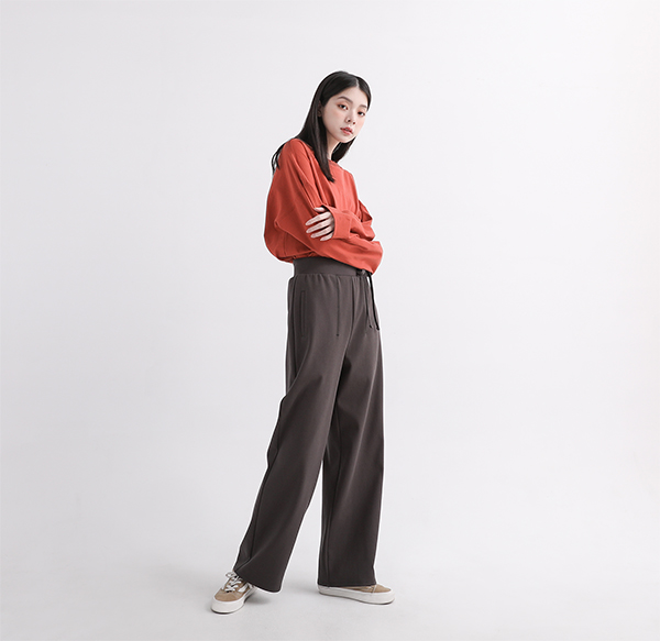 //SUMI x WEARMACAU//Qiyuan_起源素面上衣_磚紅 