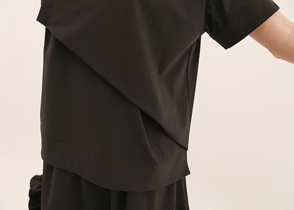 Qianyu_千羽造型褶片上衣_黑 