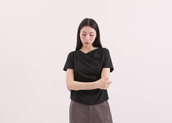 Yanqing_淵清皺褶上衣_黑 