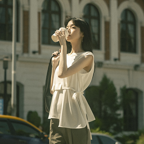 Gede_哥德剪接背心_白 