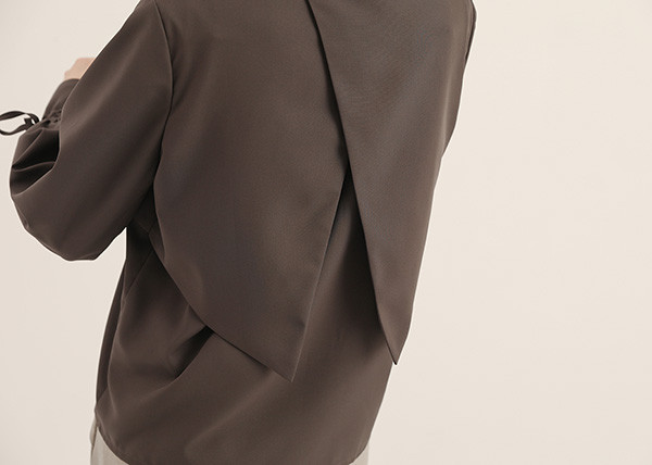 Pianzhi_偏執裁片襯衫_鐵灰