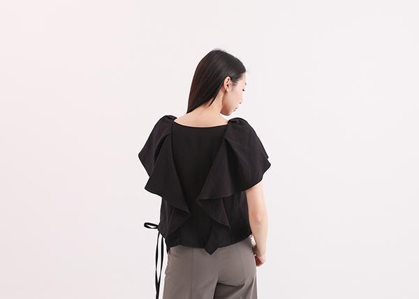 Xinpan_新畔荷葉上衣_黑 