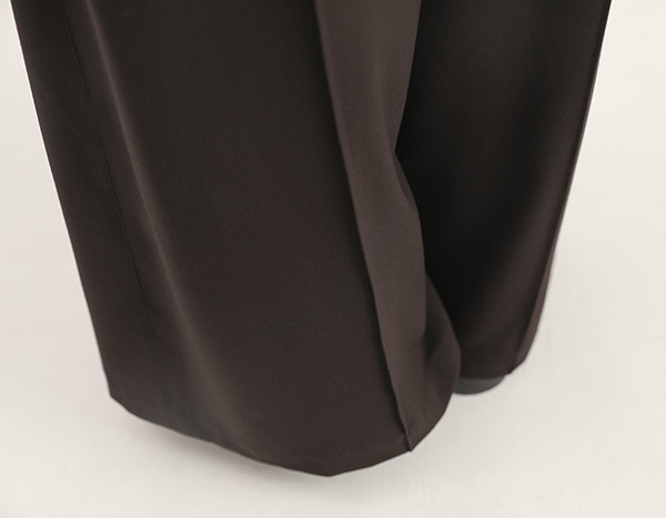 Meander_曲徑剪接長褲_黑 