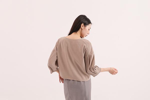 Xuyu_須臾褶片上衣_卡其 