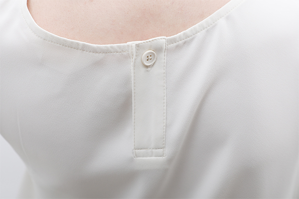 Qianyu_千羽造型褶片上衣_白 