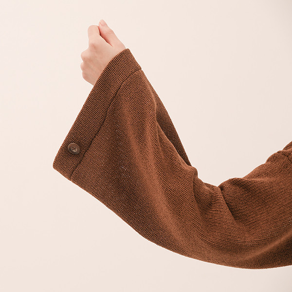 Density_密度前短後長寬袖上衣_可可 