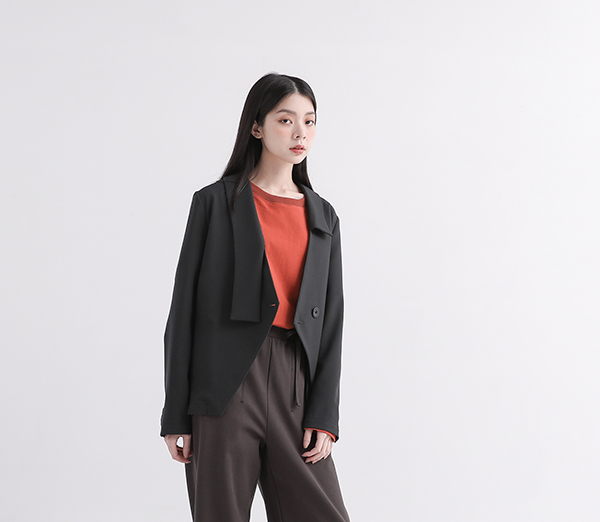 //SUMI x WEARMACAU//Qiyuan_起源素面上衣_磚紅 