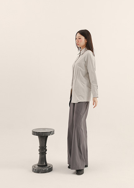Serica_絲縷抓褶襯衫_水泥灰 