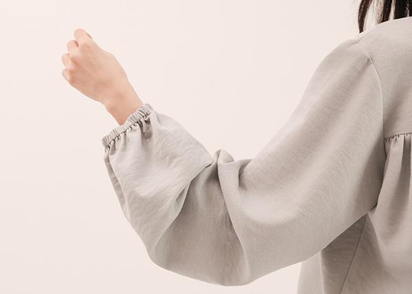 Ruoshui_若水褶片上衣_淺灰 