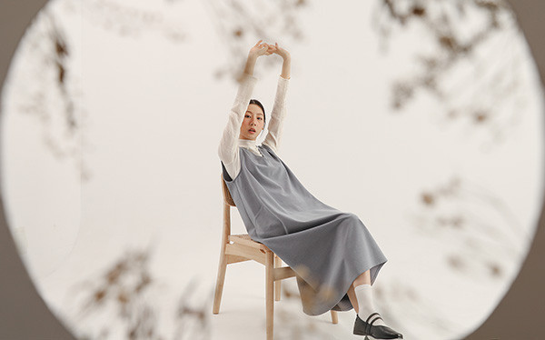 Dayrest_余暇剪接背心洋裝_淺藍 