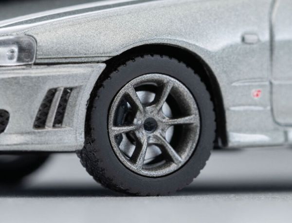 TOMYTEC 1/64 TLV-N353a 日產 2000 NISSAN SKYLINE 25GT-T with optional Silver TOMYTEC 1/64 TLV-N353a 日產 2000 NISSAN SKYLINE 25GT-T with optional Silver