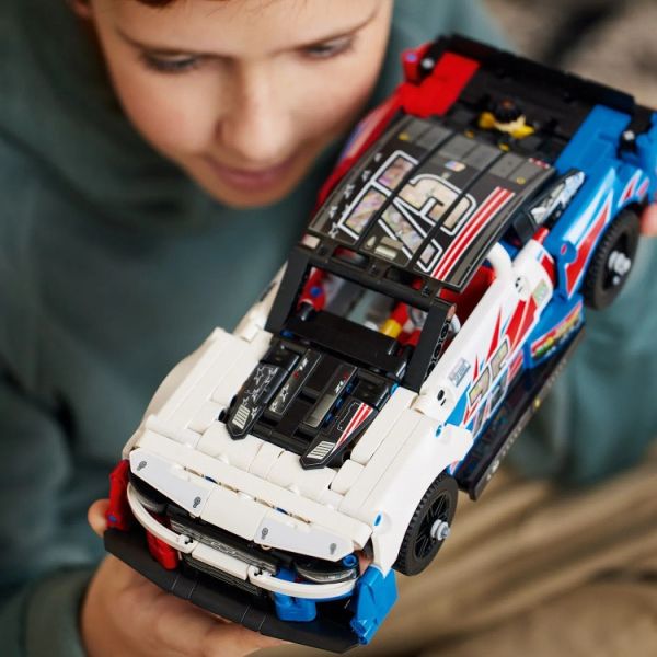 LEGO 樂高 42153 Technic NASCAR 雪弗蘭卡瑪洛ZL1 LEGO 樂高 42153 Technic NASCAR 雪弗蘭卡瑪洛ZL1