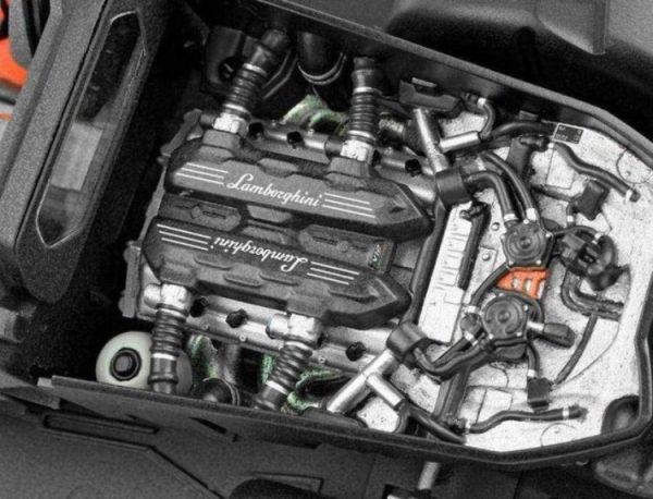 (預購) Revell 1/24 藍寶堅尼 Revuelto 組裝模型 20260616 Revell 1/24 藍寶堅尼 Revuelto 組裝模型