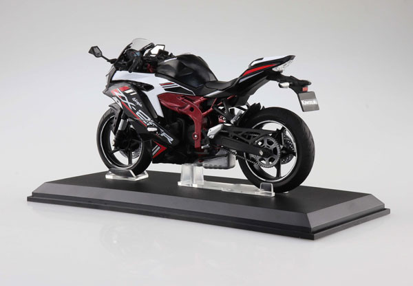 [再販] AOSHIMA 青島 1/12 川崎 Kawasaki 機車 Ninja ZX-25R 金屬閃光黑 珠光星塵白 塗裝完成品 [再販] AOSHIMA 青島 1/12 川崎 Kawasaki 機車 Ninja ZX-25R 金屬閃光黑 珠光星塵白 塗裝完成品