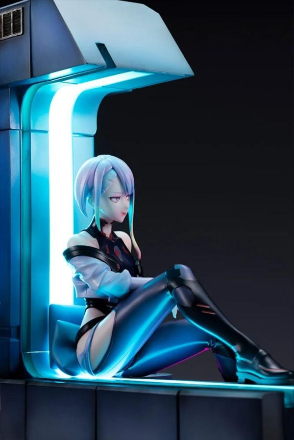 (預購) KOTOBUKIYA 1/7 電馭叛客：邊緣行者 露西 附 LED展示台 不可動完成品 20260813 KOTOBUKIYA 1/7 電馭叛客：邊緣行者 露西 附 LED展示台 不可動完成品