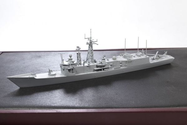 AFV CLUB 戰鷹 SE70006 1/700 PERRY CLASS FRIGATE 美軍派里級驅逐艦 AFV CLUB 戰鷹 SE70006 1/700 PERRY CLASS FRIGATE 美軍派里級驅逐艦