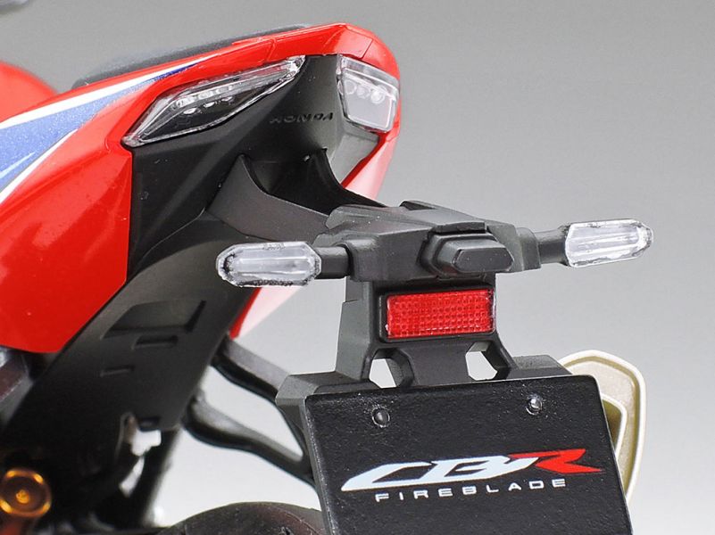 TAMIYA 田宮模型 14138 機車模型 1/12 本田 Honda CBR1000RR-R FIREBLADE SP TAMIYA 田宮模型 14138 機車模型 1/12 本田 Honda CBR1000RR-R FIREBLADE SP