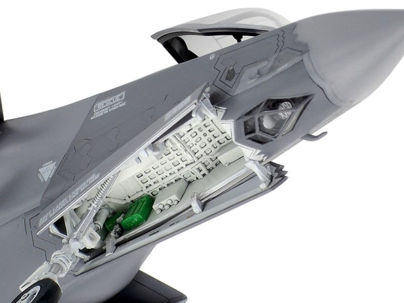 TAMIYA 田宮模型 60792 1/72 Lockheed Martin F-35A Lightning II 戰鬥機 組裝模型 TAMIYA 田宮模型 60792 1/72 Lockheed Martin F-35A Lightning II 戰鬥機 組裝模型