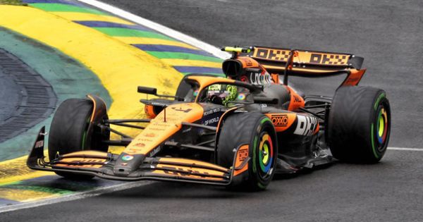 SPARK 1/64 麥拉倫車隊 McLaren MCL39 No.4 McLaren Formula 1 Team Winner Australian GP 2025 Lando Norris SPARK 1/64 麥拉倫車隊 McLaren MCL39 No.4 McLaren Formula 1 Team Winner Australian GP 2025 Lando Norris