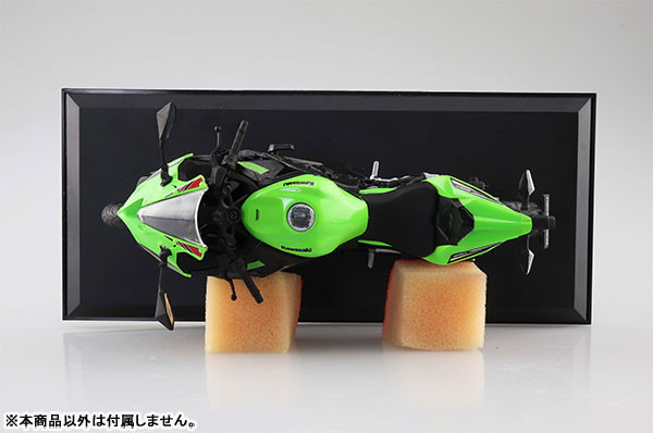 [再販] AOSHIMA 青島 1/12 川崎 Kawasaki 機車 Ninja ZX-25R 檸檬綠 烏木黑 塗裝完成品 [再販] AOSHIMA 青島 1/12 川崎 Kawasaki 機車 Ninja ZX-25R 檸檬綠 烏木黑 塗裝完成品