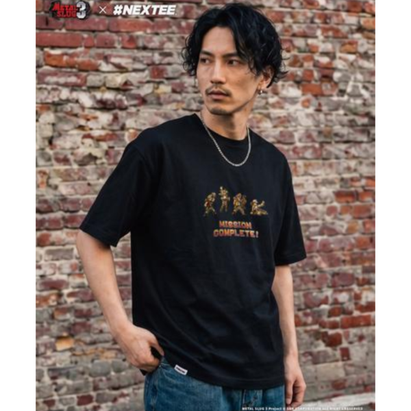 NEXTee 越南大戰MetalSlug MissionComplete 寬版短袖T恤 黑&白 NEXTee 合金彈頭MetalSlug MissionComplete 寬版短袖T恤 黑&白