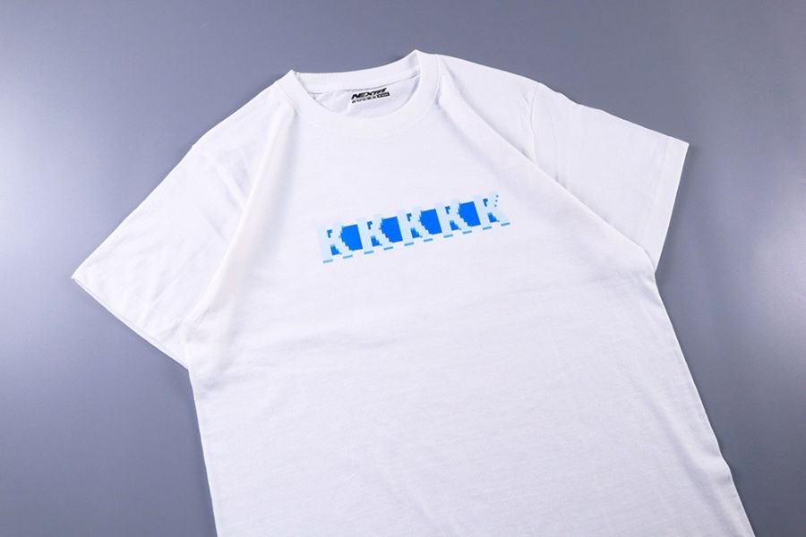 NEXTee PIXEL ADVENTURE 百烈腳 短袖T恤 白色＆黑色 NEXTee PIXEL ADVENTURE 百烈腳 短袖T恤 白色＆黑色