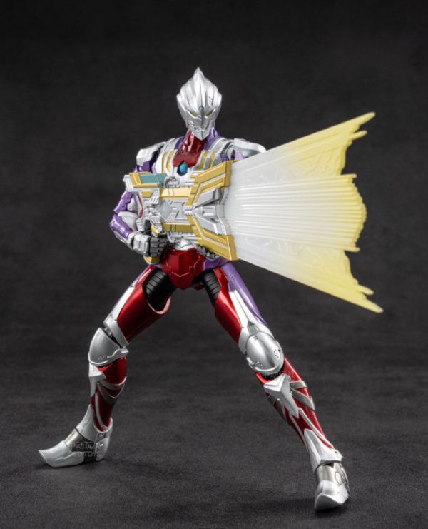 1/10 UA-A07 超人力霸王 迪迦裝甲 可動完成品 1/10 UA-A07 超人力霸王 迪迦裝甲 可動完成品