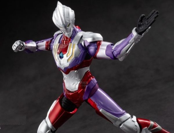 1/10 UA-A07 超人力霸王 迪迦裝甲 可動完成品 1/10 UA-A07 超人力霸王 迪迦裝甲 可動完成品
