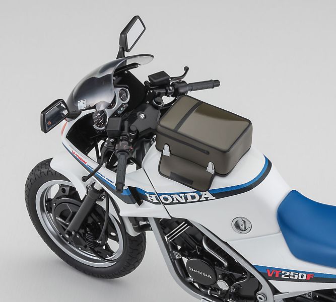 HASEGAWA 長谷川 1/12 本田 HONDA VT250F (MC08) (1984) 組裝模型 HASEGAWA 長谷川 1/12 本田 HONDA VT250F (MC08) (1984) 組裝模型