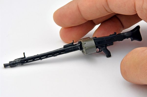 TOMYTEC 1/12 迷你武裝 LASW07 強襲魔女 RtB MG42S Eila 組裝模型 TOMYTEC 1/12 迷你武裝 LASW07 強襲魔女 RtB MG42S Eila 組裝模型