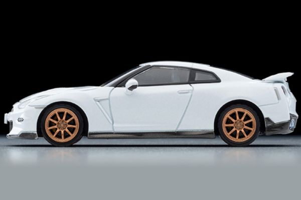 TOMYTEC 1/64 TLV-N316c 日產 NISSAN GT-R Premium edition T-spec 2024 model (白) TOMYTEC 1/64 TLV-N316c 日產 NISSAN GT-R Premium edition T-spec 2024 model (白)